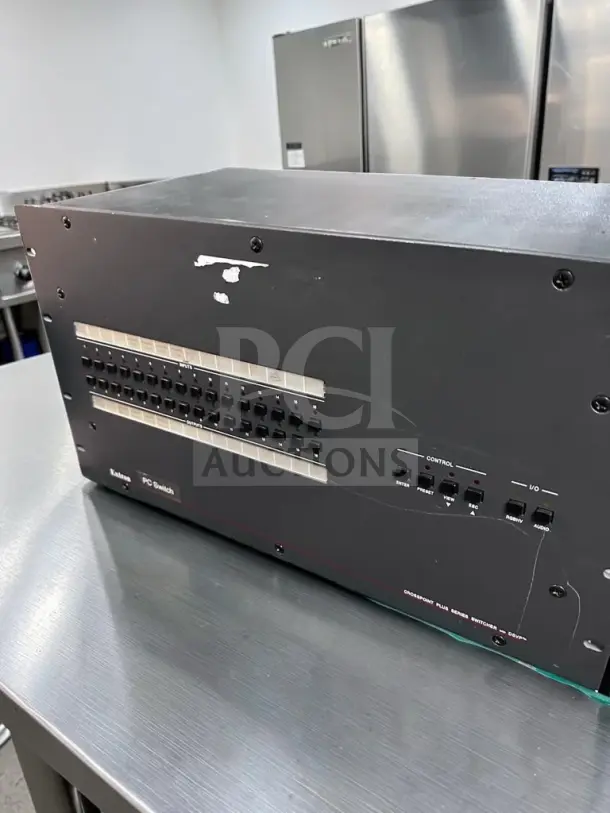 Extron CrossPoint Plus 1616 HVA matrix switcher, 16x16 RGBHV & stereo audio, 425 MHz, fully tested, operational.