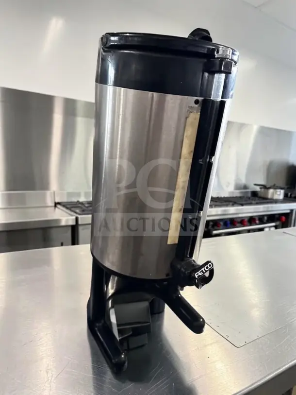 FETCO LUXUS LD-15 1.5-gallon thermal coffee dispenser, stainless steel, non-electric, fully tested, optimal condition.