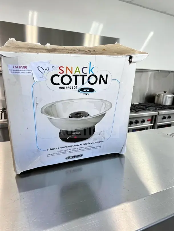 100% Chef Snack Cotton Mini-Pro 600 machine, in excellent condition, 115V, 600W, fully operational, model 40/0004.