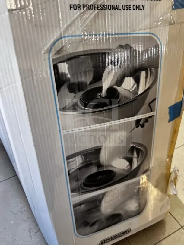 100% Chef Snack Cotton Mini-Pro 600, professional cotton candy machine, excellent condition, 115V, 600W, model 40/0004.