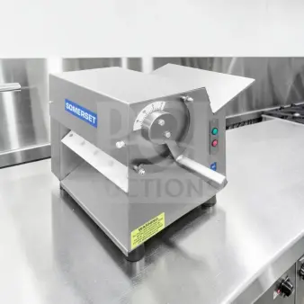 Somerset CDR-100P "Little Wonder" countertop dough sheeter; 10", 115V, outstanding condition, fully tested, operational.