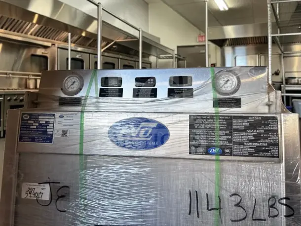 LVO FL14F 14-pan front-load commercial washer in outstanding condition. Features include 460V 3-phase, visible gauges, and control panel. Fully tested.