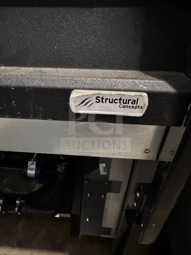 Structural Concepts Oasis COU2757R merchandiser, dual-temperature, 27½″ width, superior condition, logo visible.