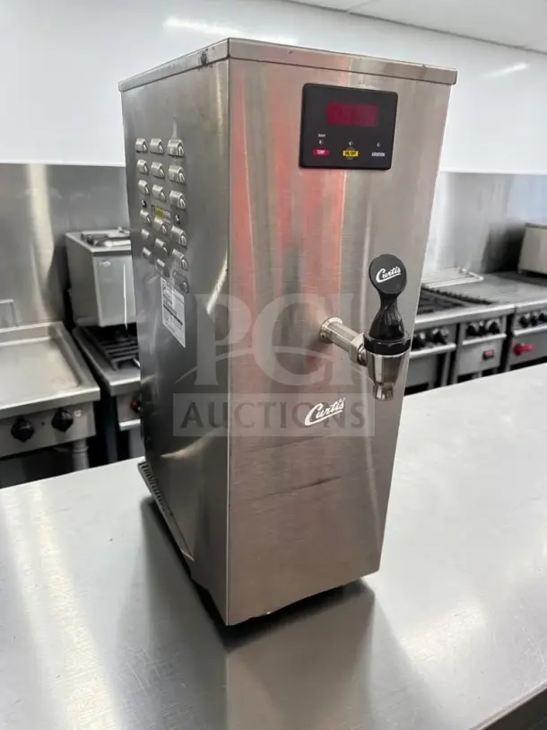 Wilbur Curtis 5-Gallon Digital Hot Water Dispenser WB5GT63001, excellent condition, dual voltage 120/220V, fully tested.