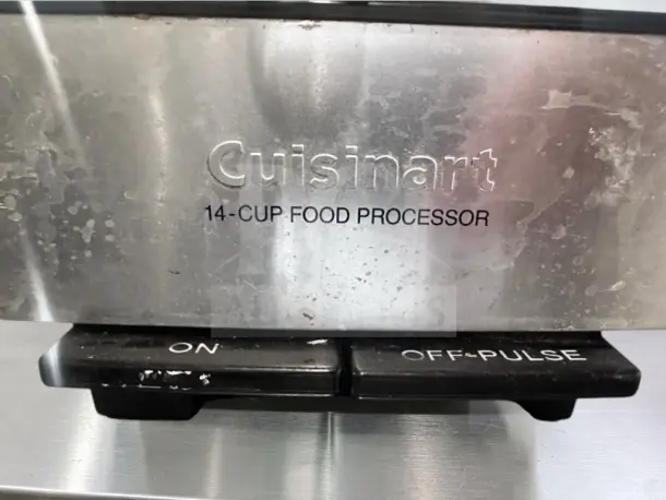 Cuisinart DFP-14 Series food processor, 14-cup capacity, 720W motor, on/off-pulse controls, optimal condition, tested.