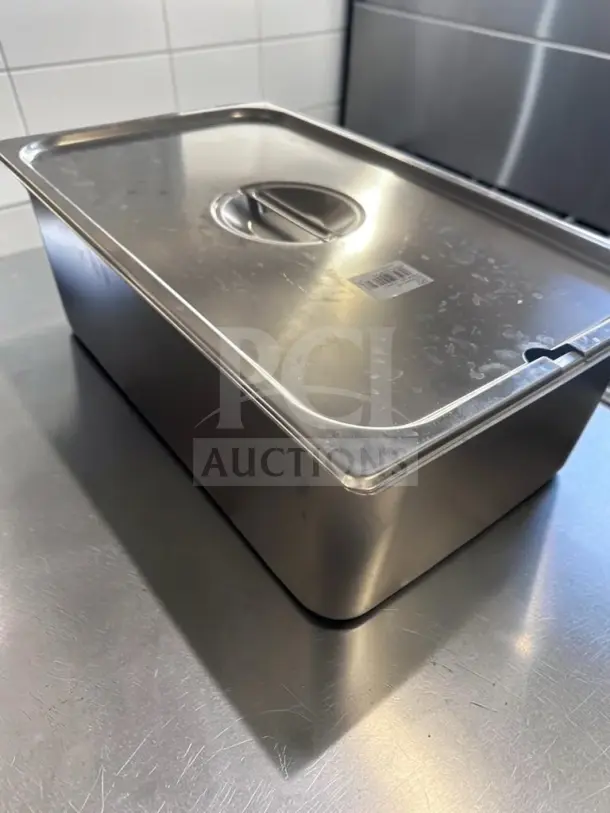 ZPL ZSPCF stainless-steel steam table pan, 21-qt. capacity, with solid lid. Inspected, outstanding condition, ready for use.