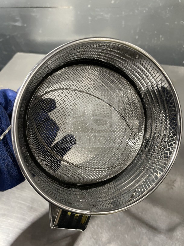 NEW Mrs. Anderson’s stainless steel flour sifter, model 28015, hand-crank, commercial grade, excellent condition.