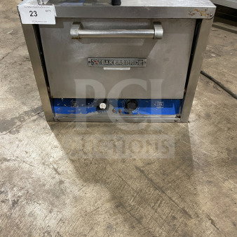 Bakers Pride P18 countertop pizza oven, stainless steel, electric, single chamber, double deck, model P18, used condition.