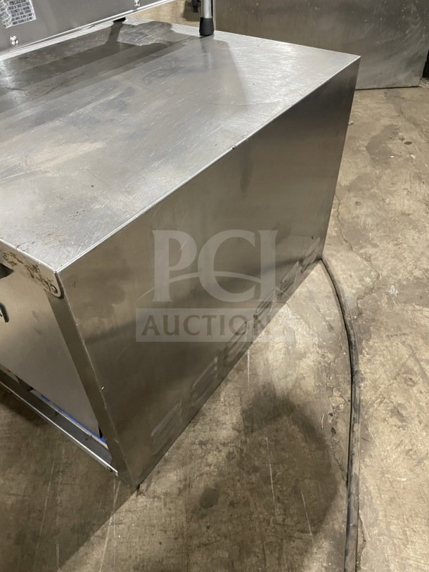 Bakers Pride P18 stainless steel countertop pizza oven, single chamber, double deck, used condition, electric, 208/240V.