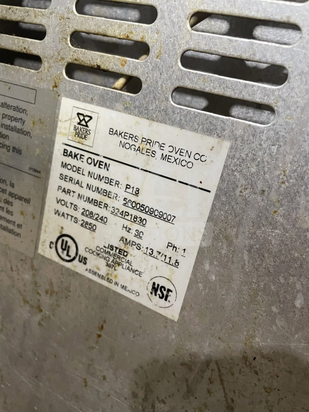 Bakers Pride P18 commercial stainless steel pizza oven, single chamber, double deck, 208/240V, used condition.