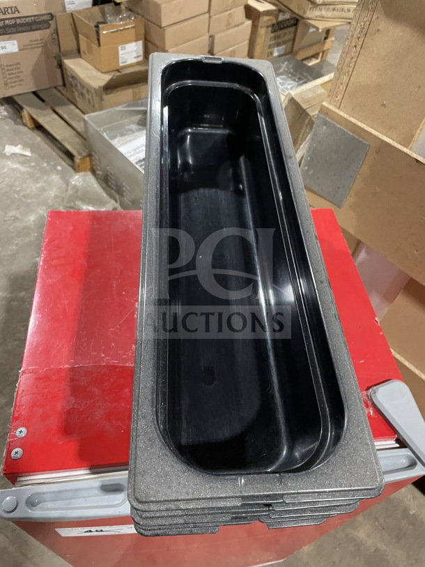 Carlisle Commercial Black Full-Size Food Pan; durable plastic, used, stackable, ideal for food service.