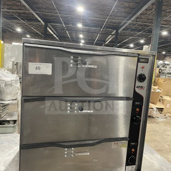 APW Wyott HDD-3 stainless steel 3-compartment heated drawer. Individual controls, electric 120V, light wear. Model HDD-3.