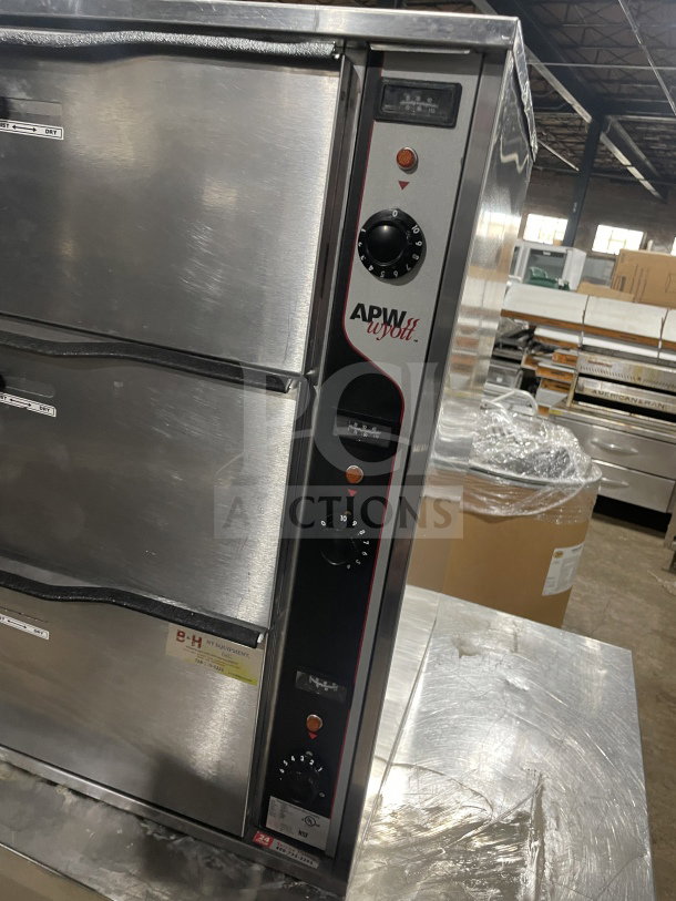 APW Wyott HDD-3 stainless steel 3-compartment warming drawer, electric, individual controls, 120V, commercial use.
