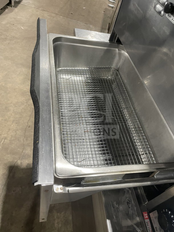 APW Wyott HDD-3 stainless steel warming drawer; 3 compartments, electric, individual control, model HDD-3, 120V, 1 phase.