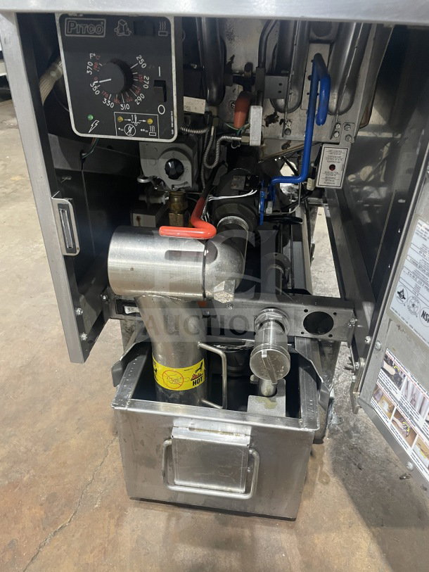 Pitco SFSG14 JS 40 lb. deep fat fryer, stainless steel, with backsplash, basket hanger, filtration system, on casters.