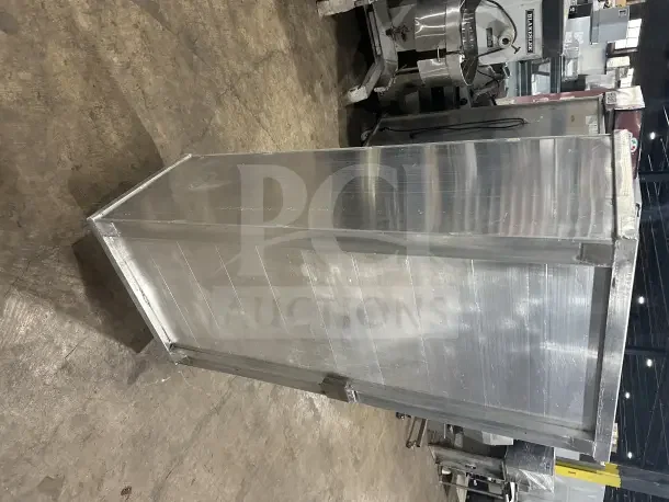 Commercial stainless steel insulated heated holding/proofer cabinet on casters, single section, excellent condition.