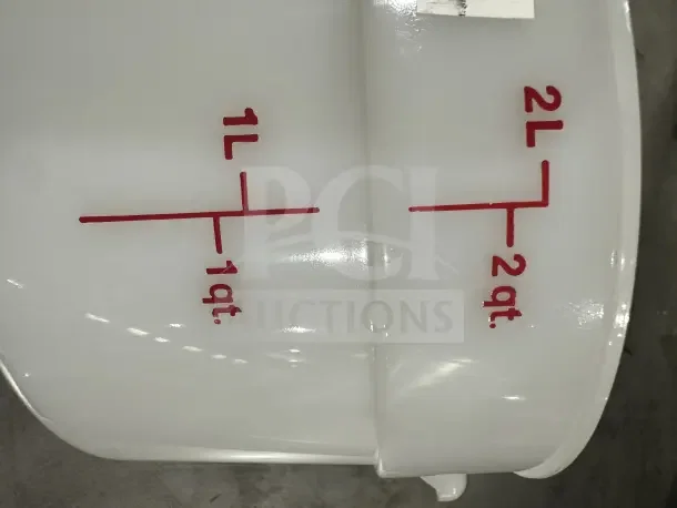 Commercial 2Qt food container, white polypropylene, translucent, with red measurement markings for 1L/1Qt and 2L/2Qt.