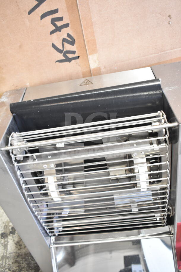 Avantco 177CPBTR66A commercial bun toaster, 120V, 1 phase. Features stainless steel body and vertical design. Compact and efficient.