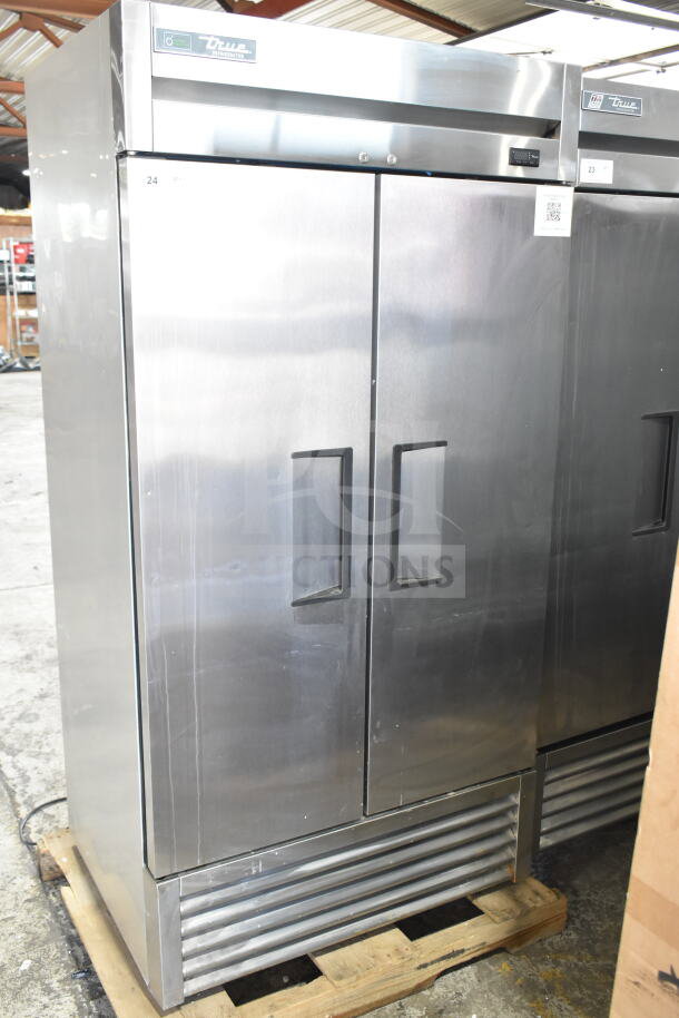 2022 True T-35-HC commercial 2-door reach-in cooler, stainless steel, 115V, 1 phase, excellent condition.