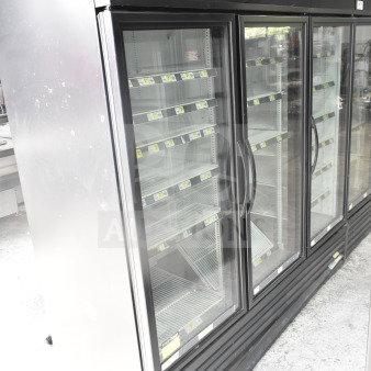 2019 True GDM-72-HC 3 door cooler merchandiser, 115V, 1 phase. Clean shelves, minor surface wear, "Fresh Foods" label.