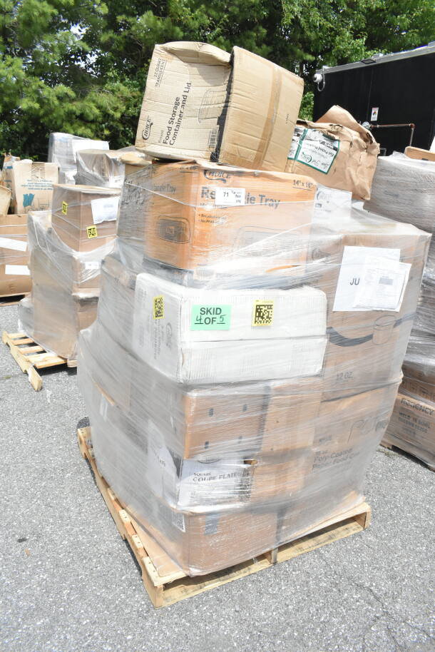 Pallet with 28 assorted new scratch and dent items including containers, lids, and trash bags, wrapped in plastic. Labels indicate brands and contents.