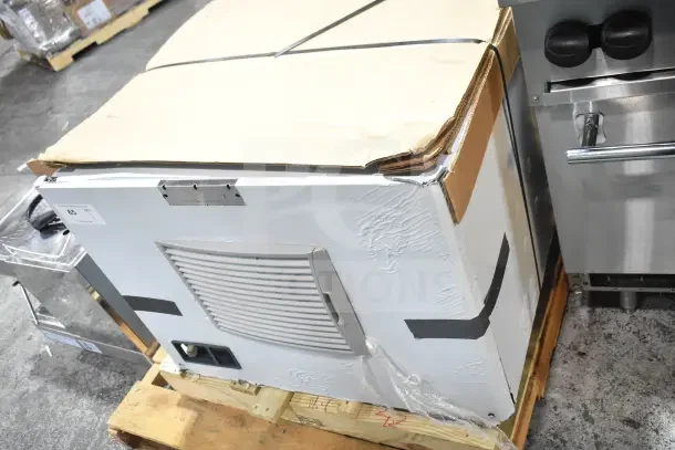 BRAND NEW Scotsman MC0330MAX-1A Ice Machine, Prodigy Elite, 30" medium cube, 400 lb capacity, 115 Volts, scratch and dent.