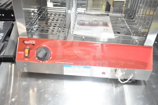 Brand new Avantco 177HDS200 hot dog steamer, 200 dog/48 bun capacity, 120V, 1 phase, scratch and dent condition.