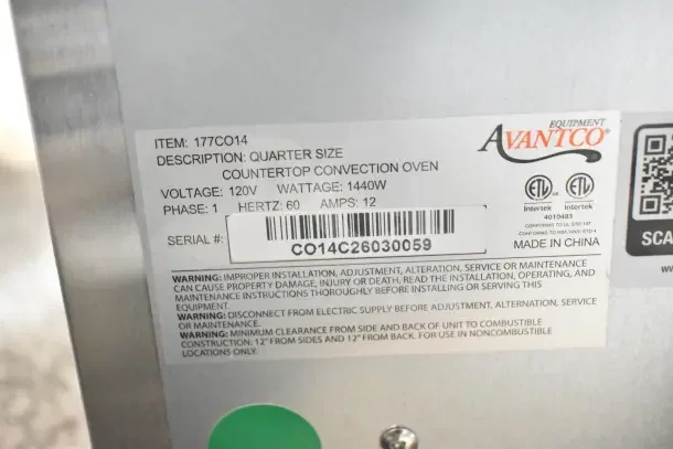 Avantco 177CO14 Quarter Size Convection Oven, 0.8 Cu. Ft., 120V, 1 Phase. New, with noticeable glass damage. See image for details.