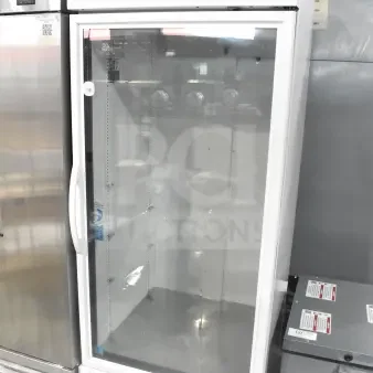 2021 True TSCI-600R-G-PH reach-in cooler, single glass door, 115V, 1 phase, excellent condition, clear interior view.