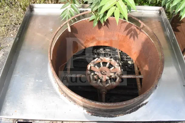 Allstrong ARE1 commercial single burner wok range, natural gas powered, rusted top, missing legs, model ARE1.