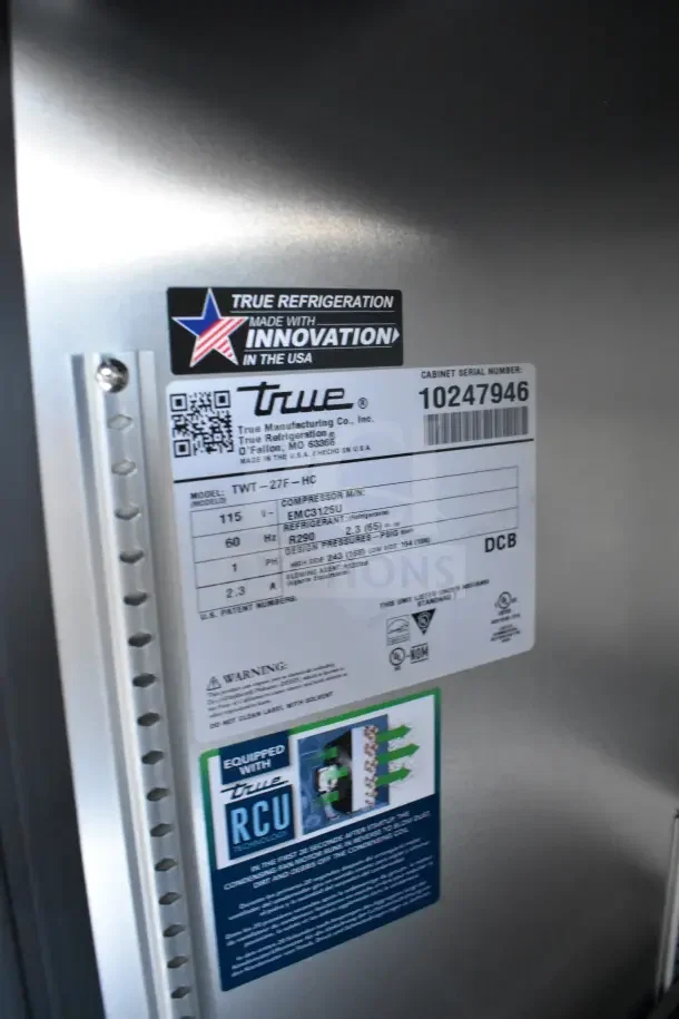 Texino food trailer label with True refrigeration specifications and serial number 10247946, highlighting RCU technology.