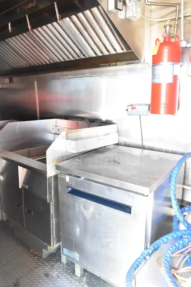 2020 Diamond Cargo 24' kitchen trailer with grease hood, Pitco fryer, Wells griddle, Arctic Air refrigeration. VIN 53NBE2424M1083695.