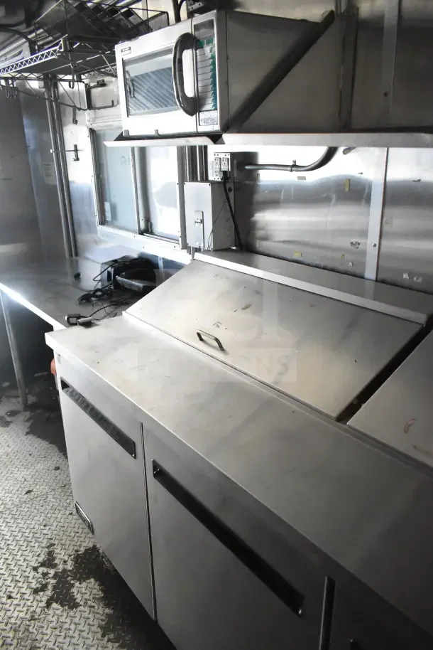 2020 Diamond Cargo 24' kitchen trailer with grease hood, Pitco fryer, Wells griddle, Arctic Air refrigeration, VIN 53NBE2424M1083695.