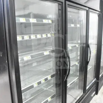 2018 True GDM-72-HC 3-Door Cooler, commercial merchandiser, black finish, glass doors, 115 volts, 1 phase.