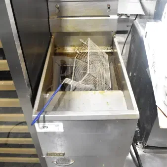 Pitco Frialator 40C commercial deep fat fryer. Natural gas powered, 105,000 BTU, floor model, with fryer basket. Used condition.
