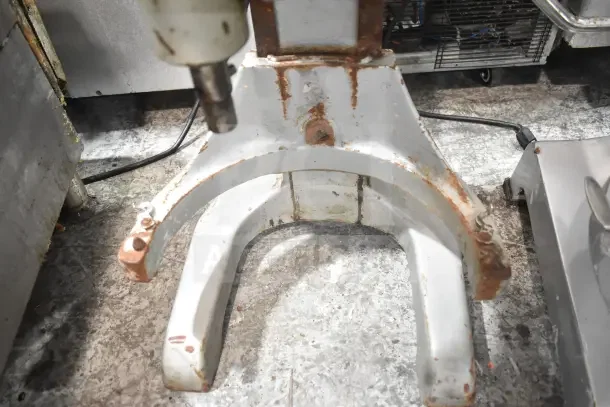 Thunderbird ARM-02 20 Qt Planetary Dough Mixer. Visible wear and rust. 115V, 1 Phase. Suitable for commercial use.
