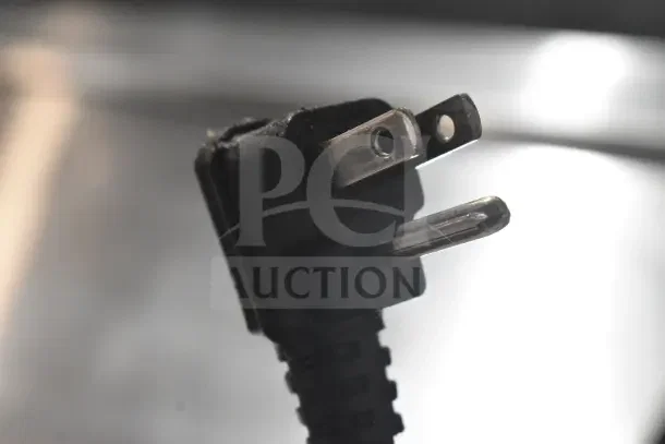 Close-up of a power plug from a 2018 Atosa MSF8304GR Sandwich Prep Table. 115 Volts, 1 Phase.