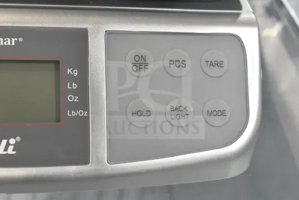 BRAND NEW San Jamar / Escali SCDGM66 kitchen scale, 66 lb capacity, digital display, scratch and dent condition.