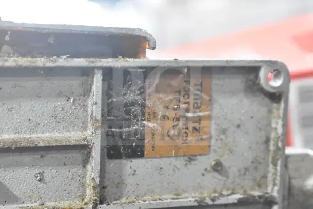 Tna:TZ Foot Switch TFS-503, visible label. Used condition, part of a lot including Carel IJFPSA4B01S1054 Food Panel.
