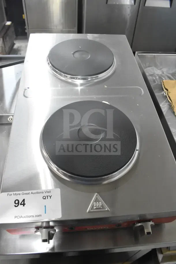 Avantco 177EB202F2BA double burner electric hot plate, stainless steel, front-to-back, 120V, brand new, minor scratches.