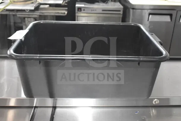 3 new scratch and dent Choice 176BT20157BK black polypropylene bus tubs, 20"x15"x7", auctioned 3 times your bid.