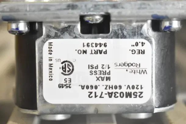 Vulcan 00-944391 4.0 Natural Gas Valve close-up, part label visible, made in Mexico, new condition.