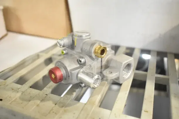 Brand new Vulcan 00-944391 4.0 natural gas valve, scratch and dent, featuring multiple connectors.