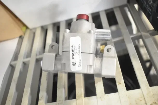 Three brand new Vulcan gas components: 00-944391 Natural Gas Valve, 00-922203 Valve WP22k-2511-2, 00-856615-00001 Pilot Burner.