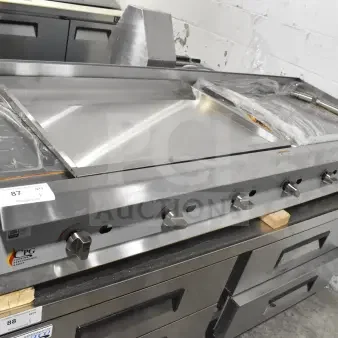 BRAND NEW Cooking Performance Group GM-CPG-72-NL 72" Gas Griddle with Manual Controls, 180,000 BTU; slight cosmetic scratches.