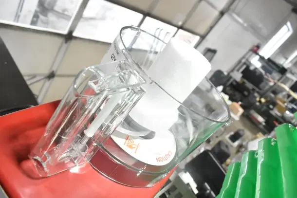 Brand new Robot Coupe R2BCLR food processor with clear 3 Qt. bowl, 120V, 1 Phase, scratch and dent condition.
