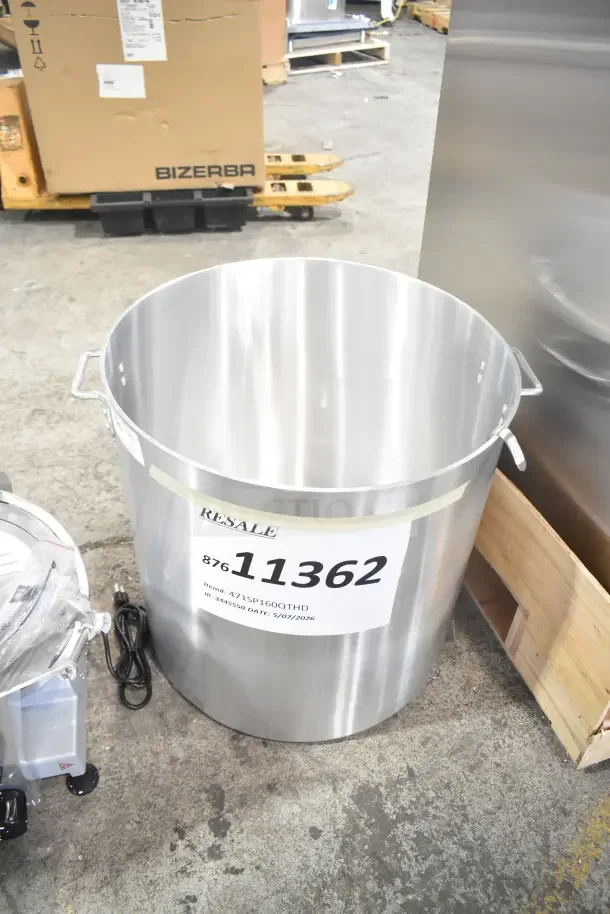 BRAND NEW SCRATCH AND DENT Choice 471SP160QTHD 160 Qt. Heavy Weight Aluminum Stock Pot with visible label, resale tag 11362.
