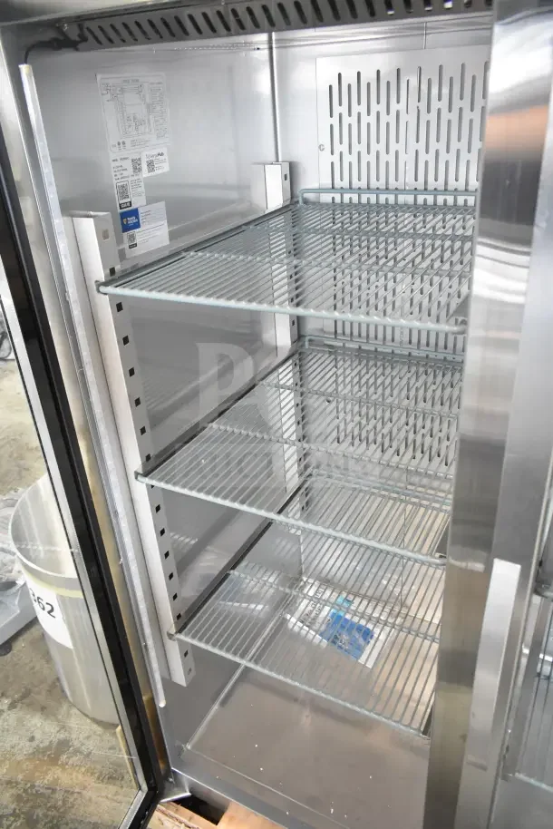 Brand new Avantco 178Z2RGHC 2 Door Reach-In Cooler Merchandiser. Features wire shelves, 115V, 1 phase. Scratch and dent.