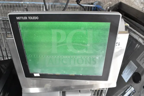 Mettler Toledo AM-5545 commercial countertop scale with digital display. Tested and working. Visible slight wear.