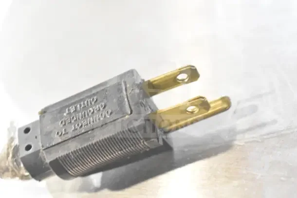Plug of 2017 Hobart HTi-7LH26 commercial portioning scale, 120/208-240V, showing grounded prongs.